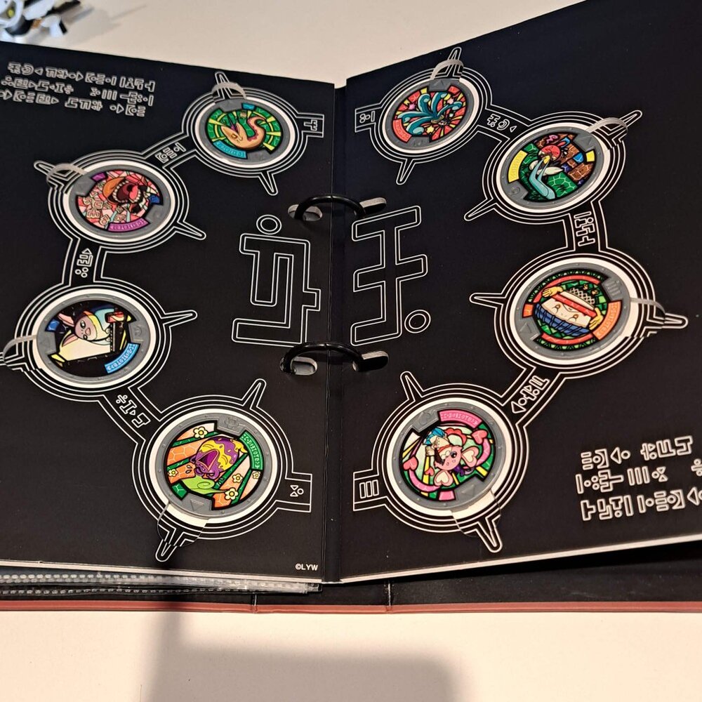 Yo-Kai watch with medallions and collectors album - Picture 12 of 12